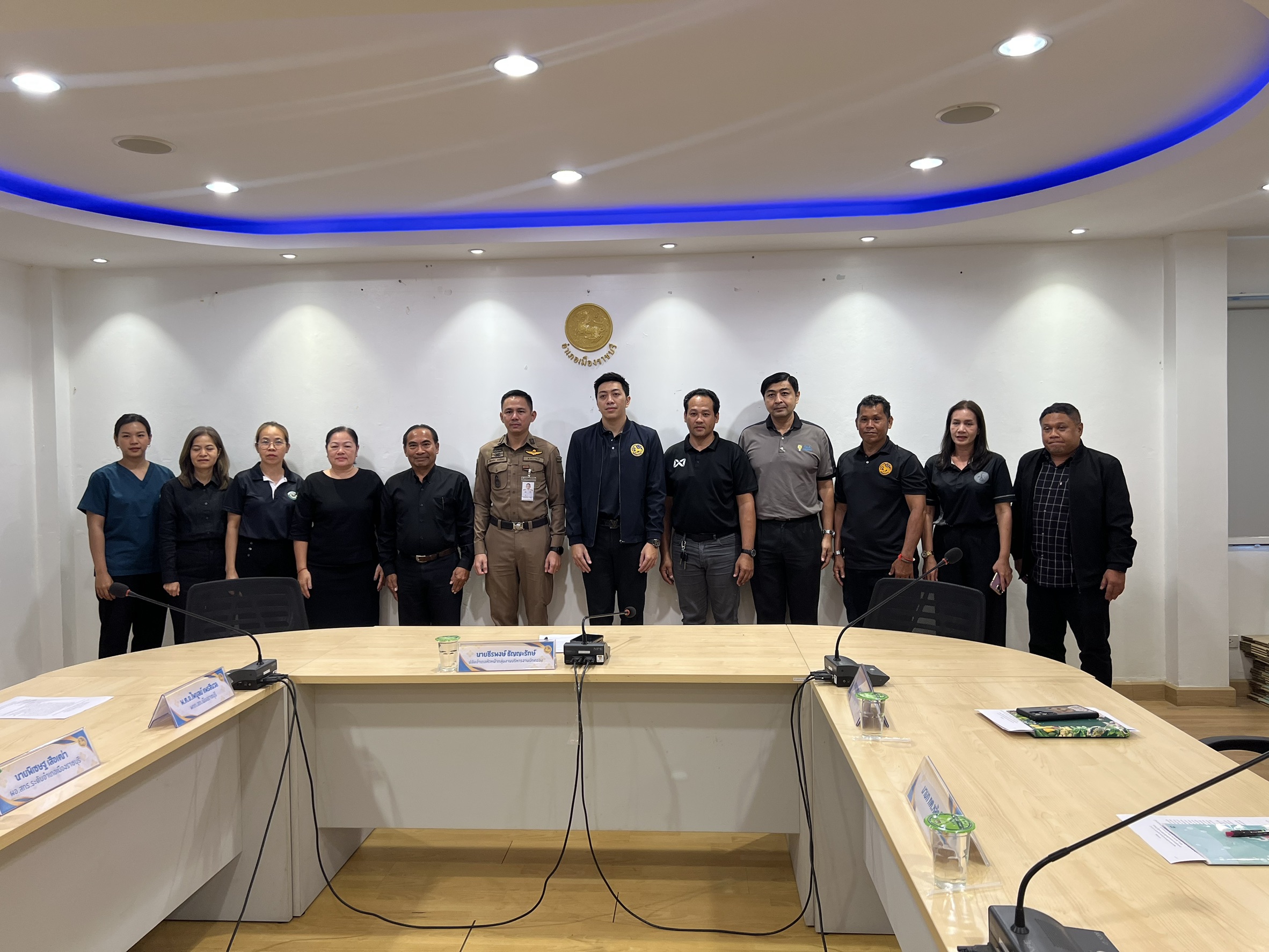 เมืองราช 2 ร่วมประชุมคณะกรรมการบริหารงานอำเภอแบบบูรณาการ (ก.บ.อ.) การดำเนินโครงการลงทะเบียนเพื่อสวัสดิการแห่งรัฐ ปี 2569